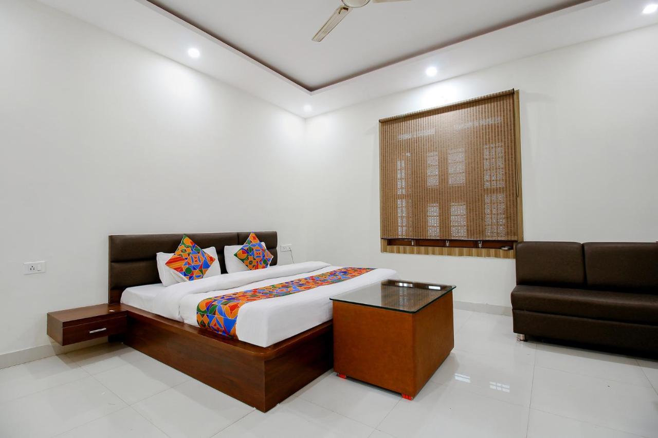 Fabexpress Yuvan Gouharganj Exterior foto