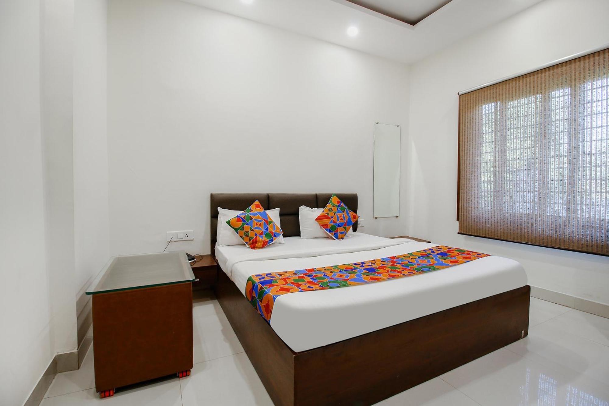 Fabexpress Yuvan Gouharganj Exterior foto