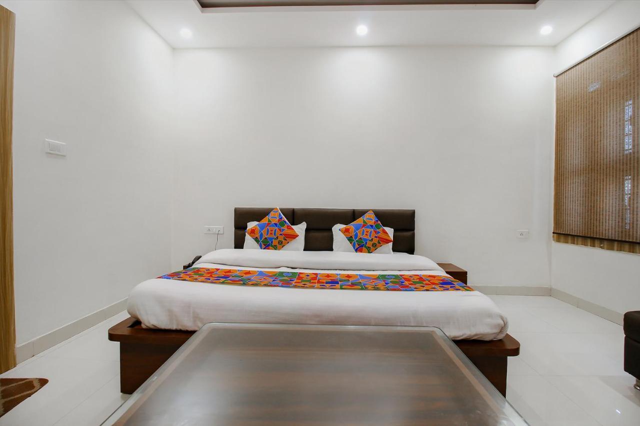 Fabexpress Yuvan Gouharganj Exterior foto