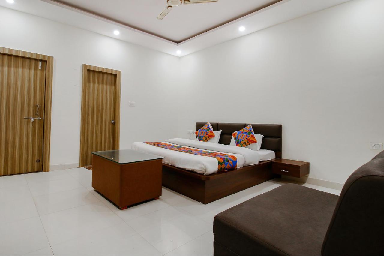 Fabexpress Yuvan Gouharganj Exterior foto